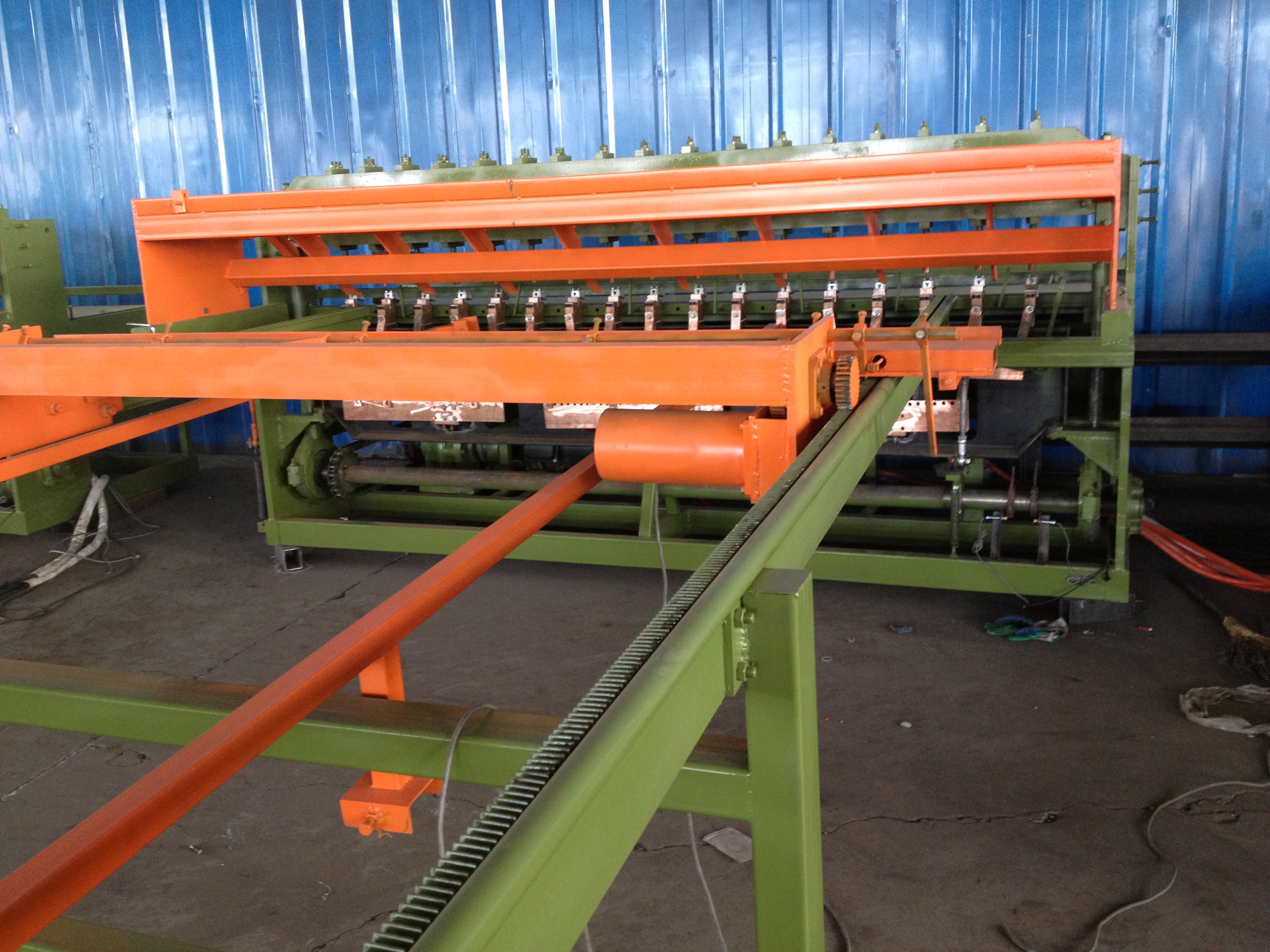 Welded wire mesh machine introduction